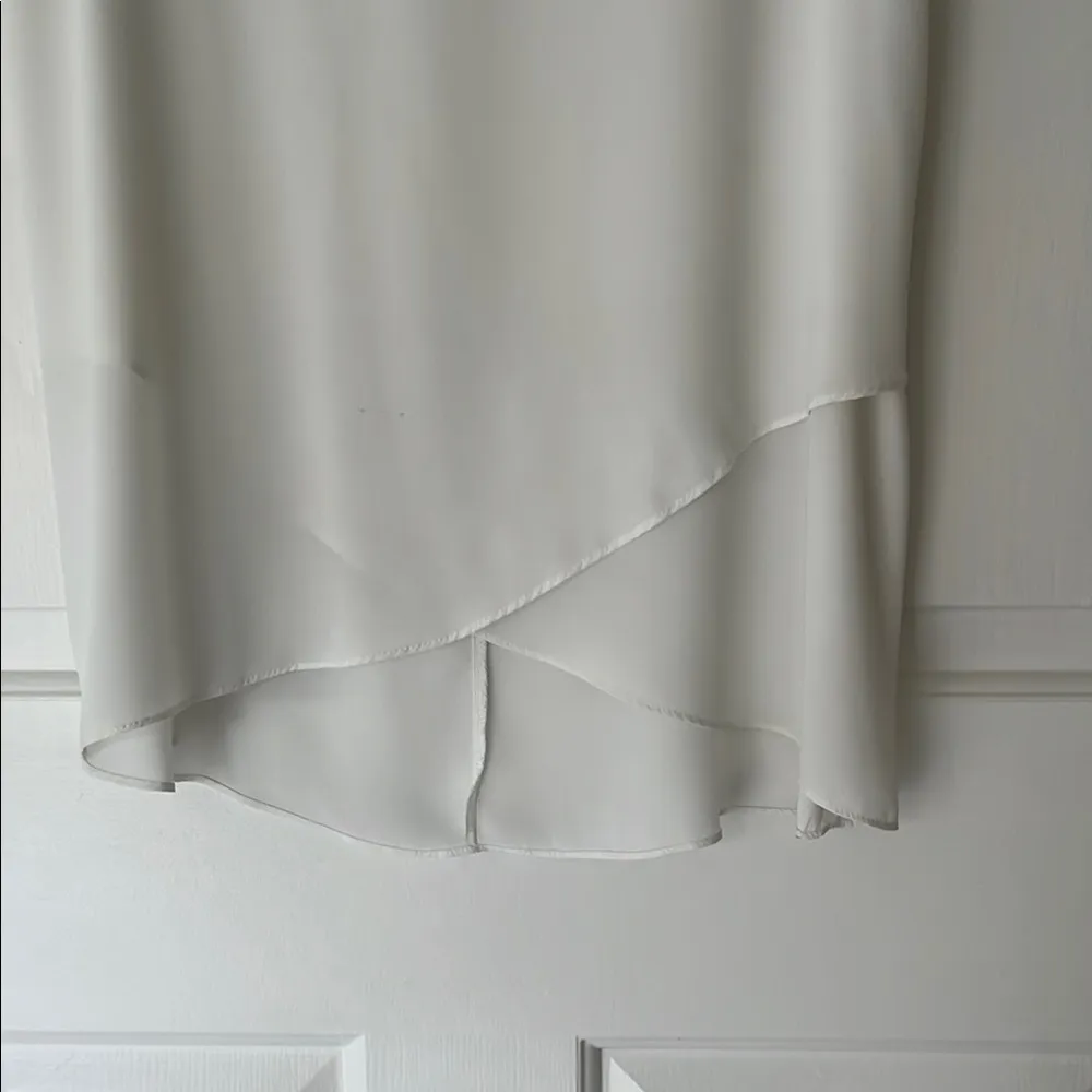 White Sleeveless Layered Asymmetrical Blouse - Image 4