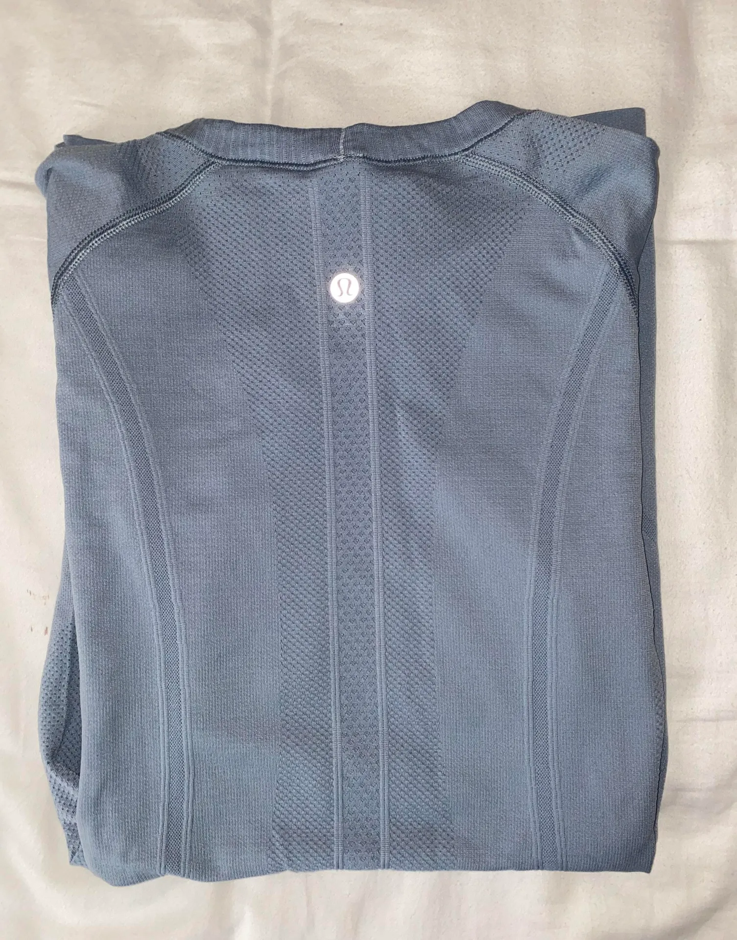 Lululemon shirt - Image 3