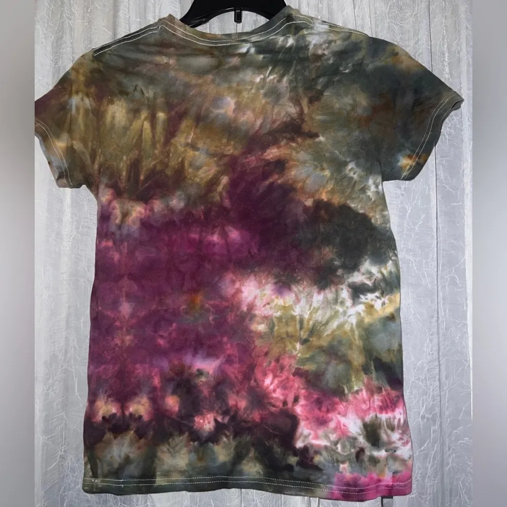 Sailor Moon shirt size small EUC - Image 3