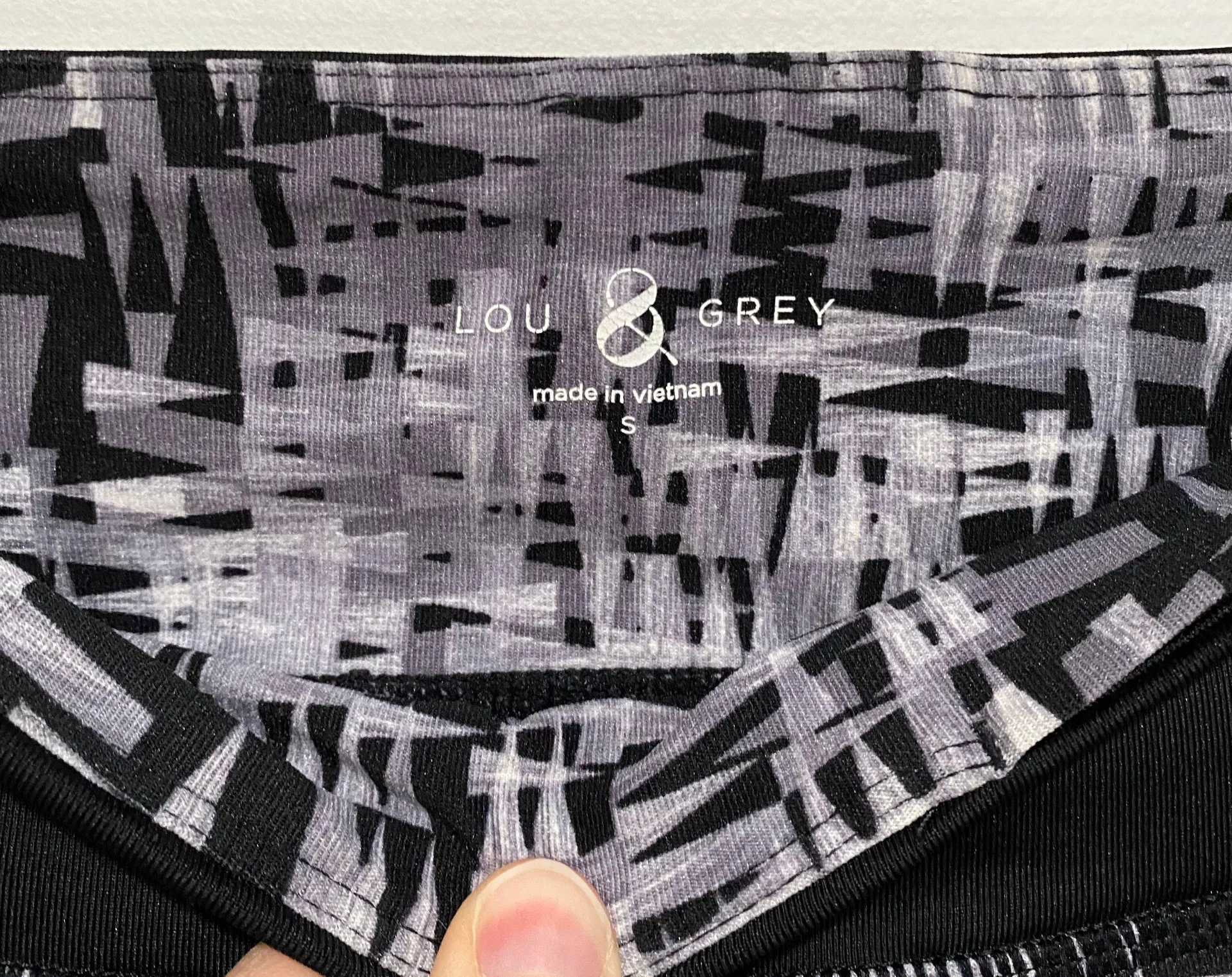 Black Gray Etchblock Patterned Leggings Small - Image 8