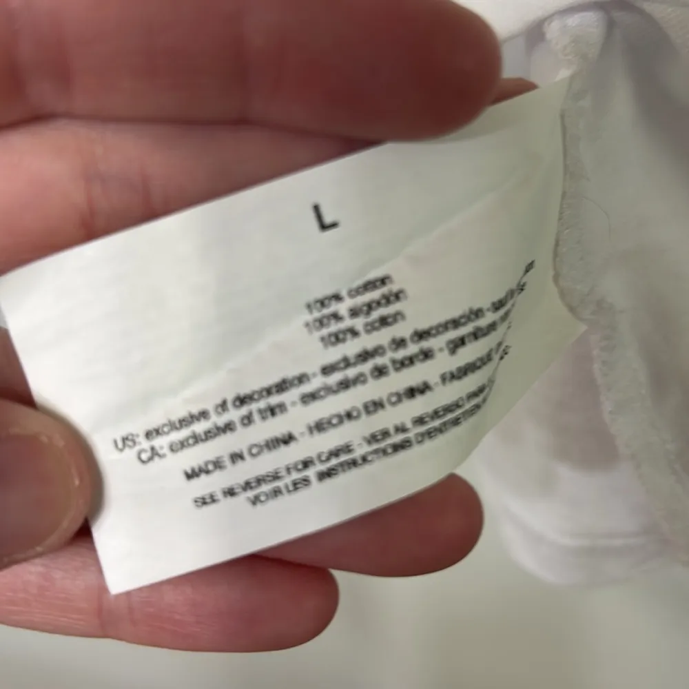 Ella Moss Minimalist White Red Embroidered “Smile” T Shirt Size L - Image 5