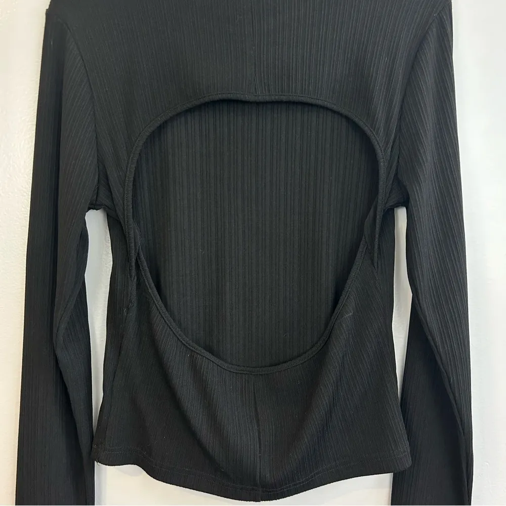 Walter Baker Long Sleeve Open Back Ribbed Long Sleeve Black Top Size Large - Image 3