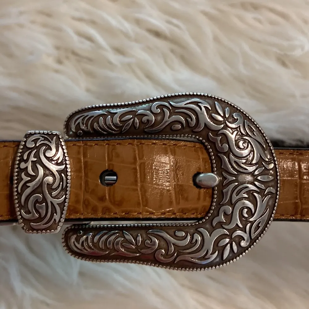 Coldwater Creek Tan  Croc-Embossed Belt with Silver Buckle size 34 BNWOT - Image 7