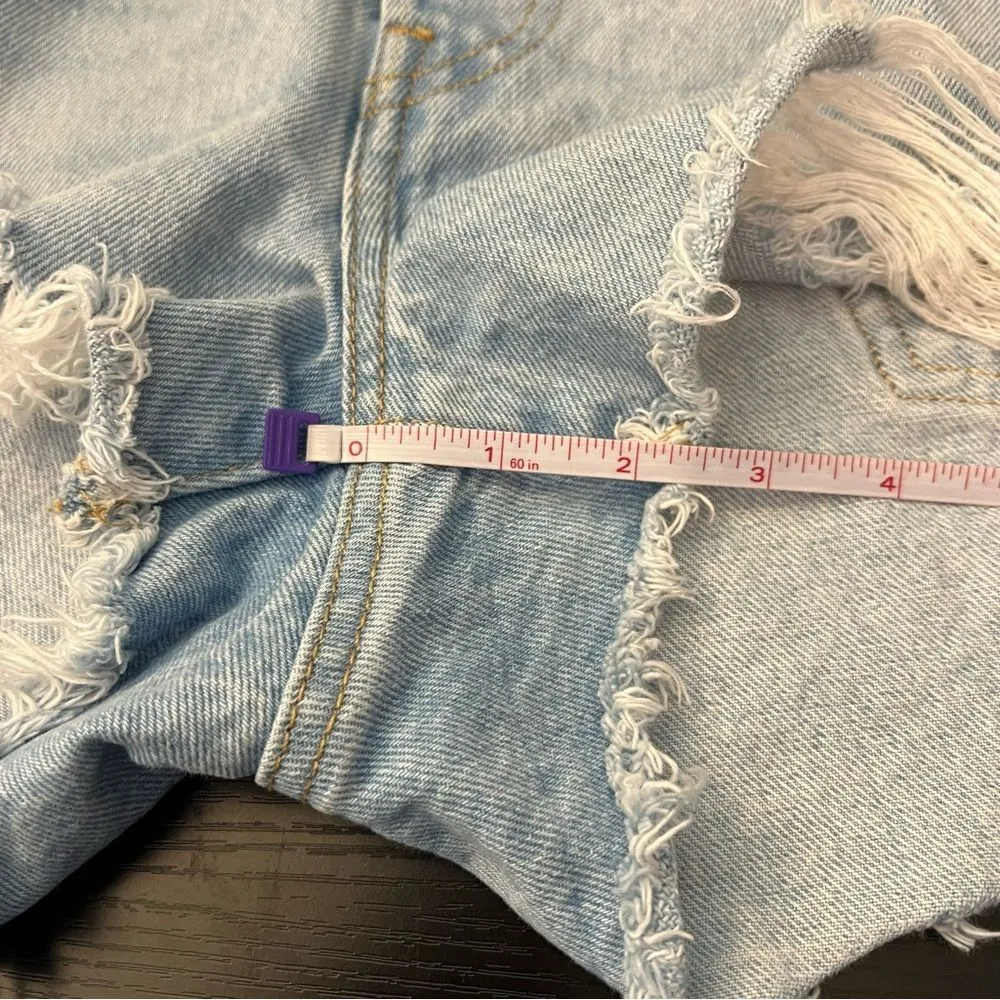 Levi's ✨ Levi’s Women’s Light Wash Distressed 501 Button Fly Shorts 30 - Image 11