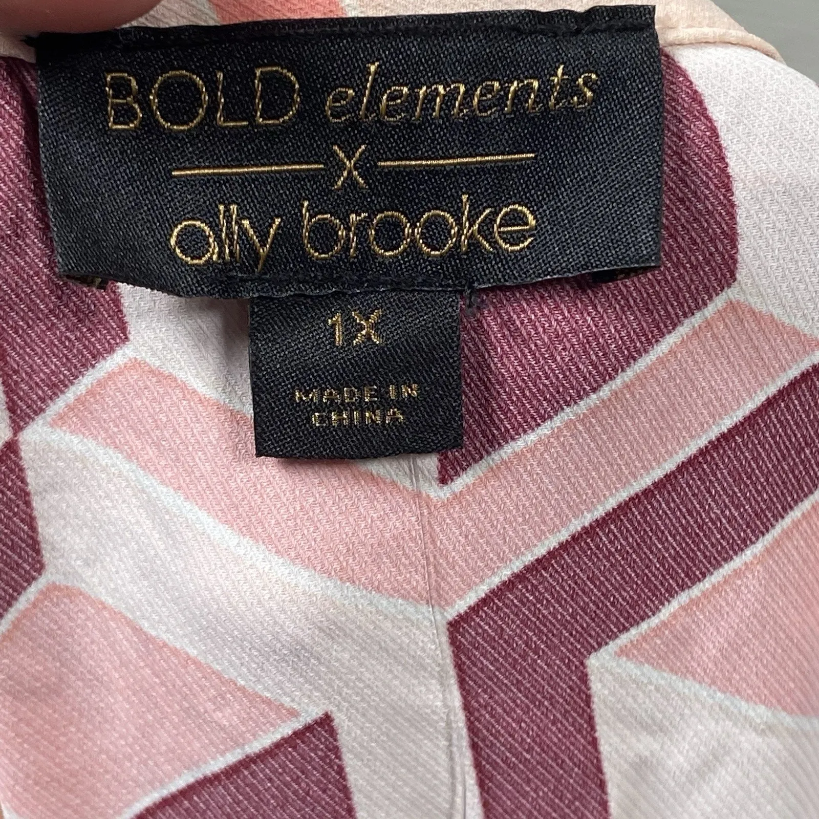 Bold Elements Wrap Dress Women's Size 1X Long Sleeve Pink Maroon Geometric Print - Image 4