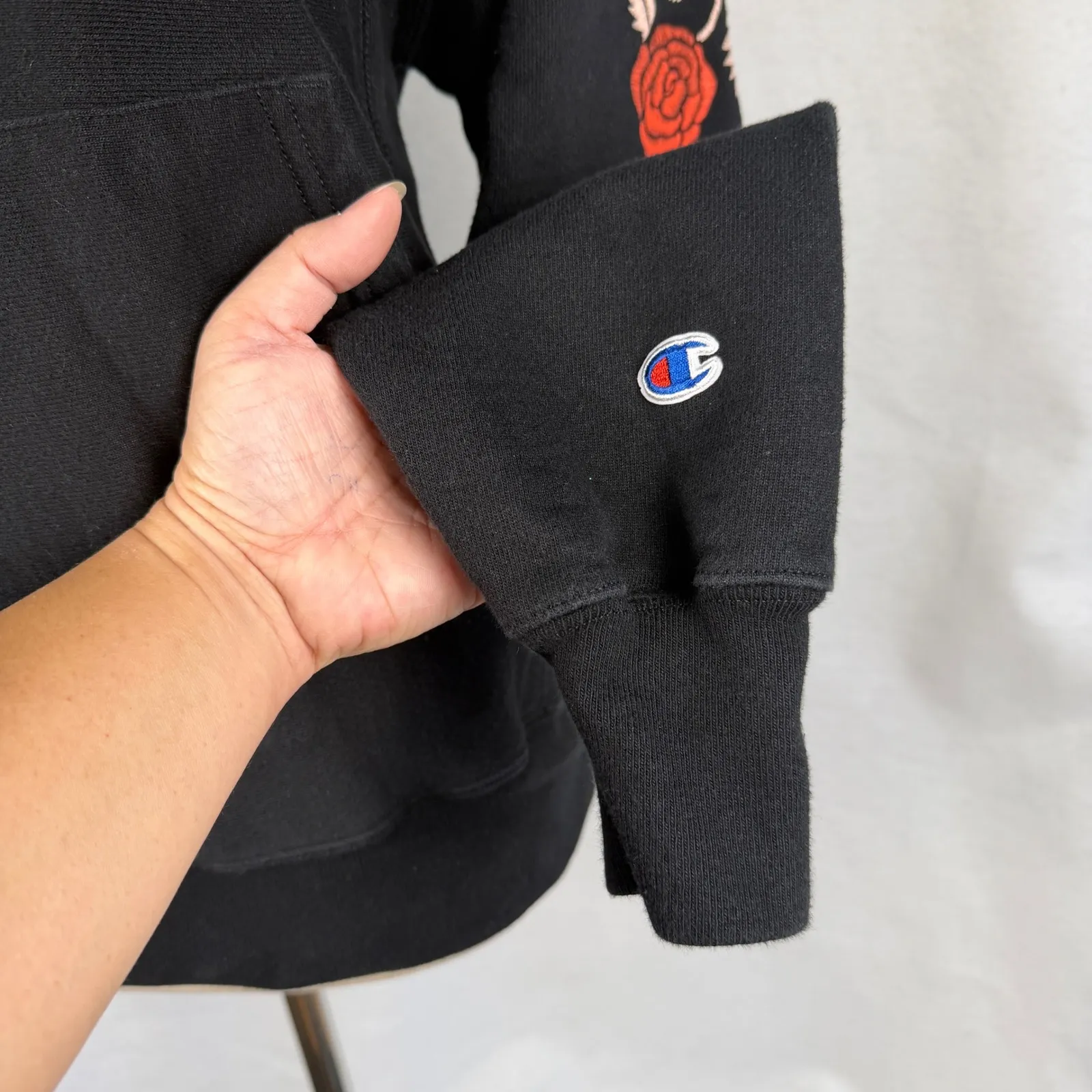 Champion Reverse Weave Black Rose Embroidered Hoodie Sweatshirt Womens Small - Image 4