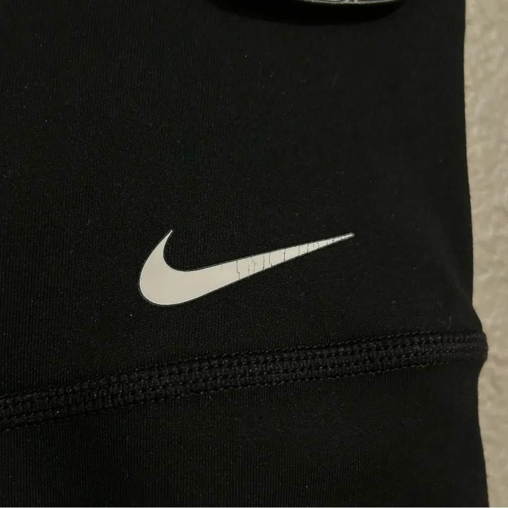 Nike dri fit black swoosh logo biker shorts women’s size small - Image 4