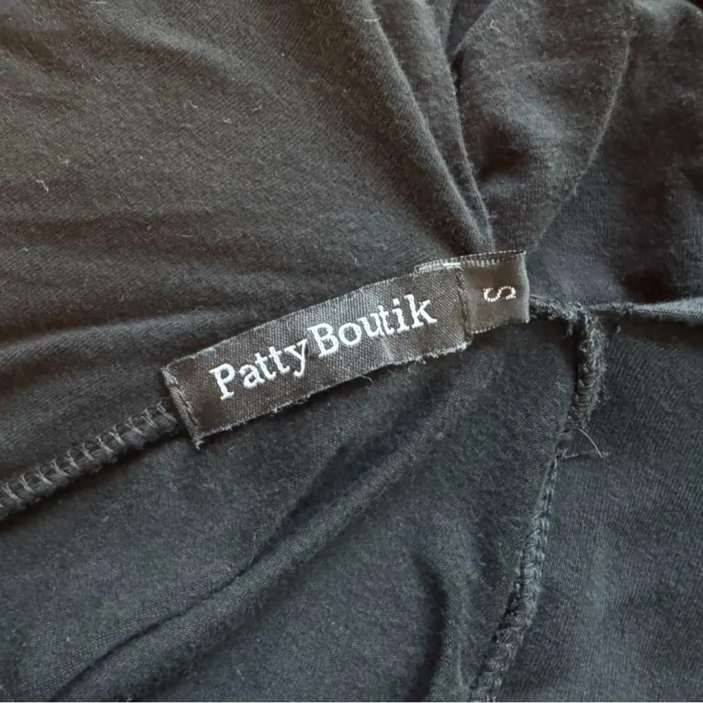 PattyBoutik Black Deep V-Neck Top – Size Small - Image 8