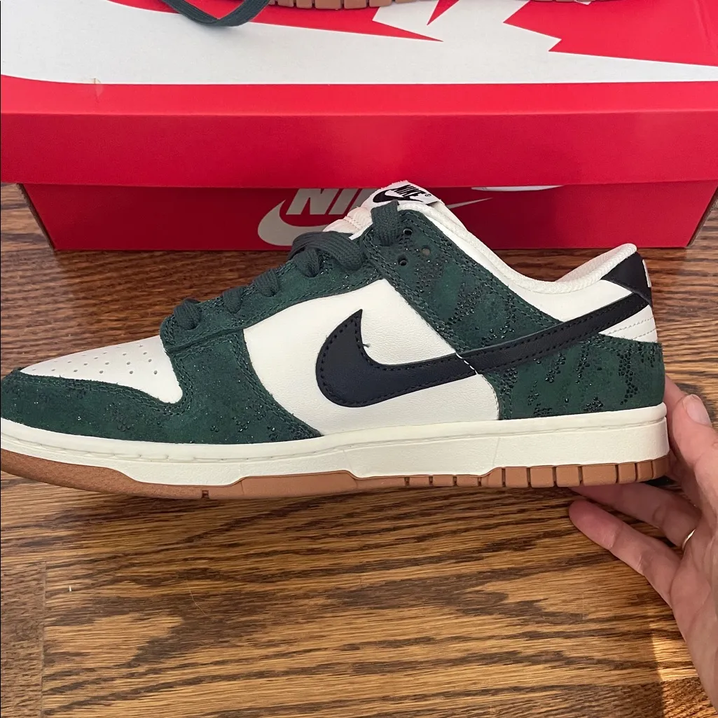 NIB Nike Dunk Low - Green Snake - Pro Green Black Sail - Size 9 - Image 8