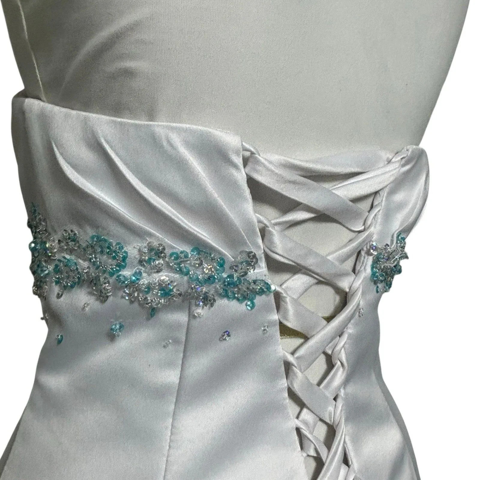 Mac Duggal Sz 6 White Silk Blue Beaded  Ruffle Princess Gown Formal Prom Dress - Image 9