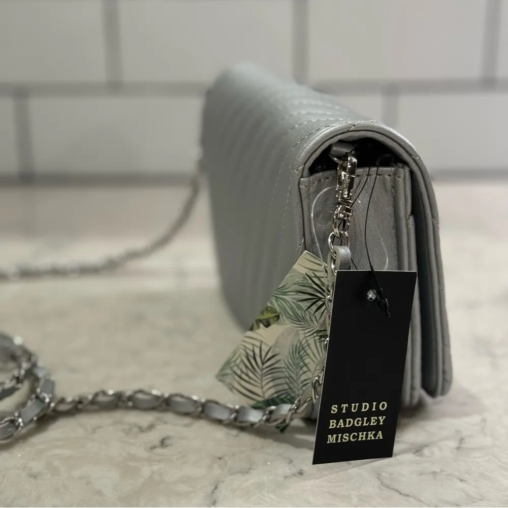 Badgley Mischka Silver Crossbody Bag with Round Plate - Image 4