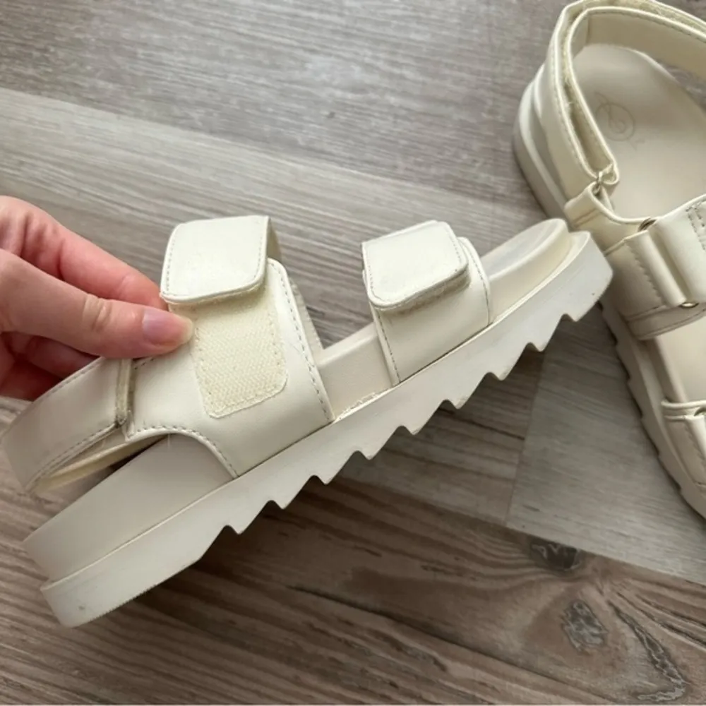 Stradivarius beige adjustable double strap slip sandals in size 7 - Image 7