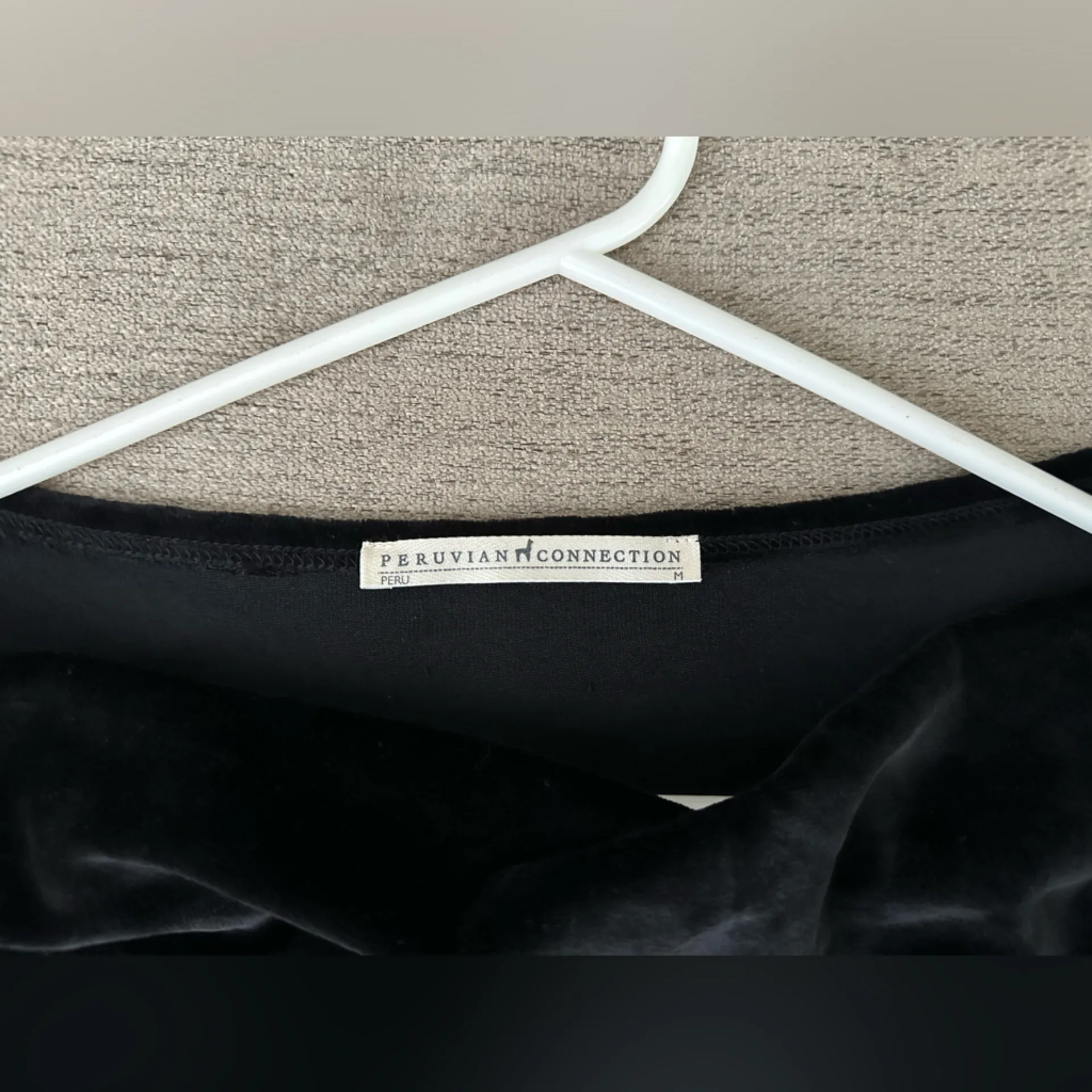 Peruvian Connection Velour Victoria Top black size medium - Image 7