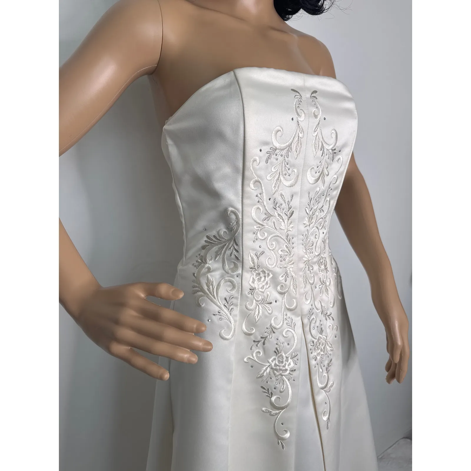 1990s Jessica McClintock Ivory Embroidered Strapless Formal Gown USA made XS - Image 5