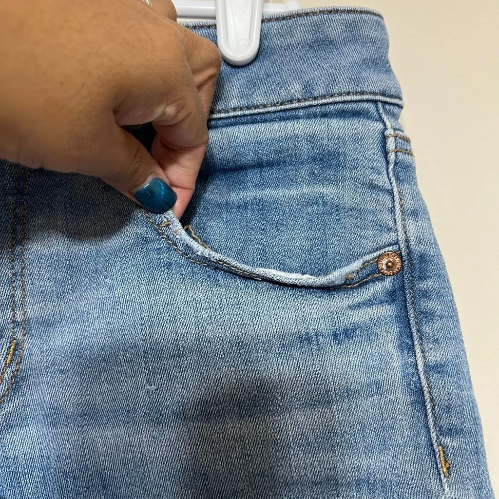 American Eagle Midi Shorts 8 Women - Image 2