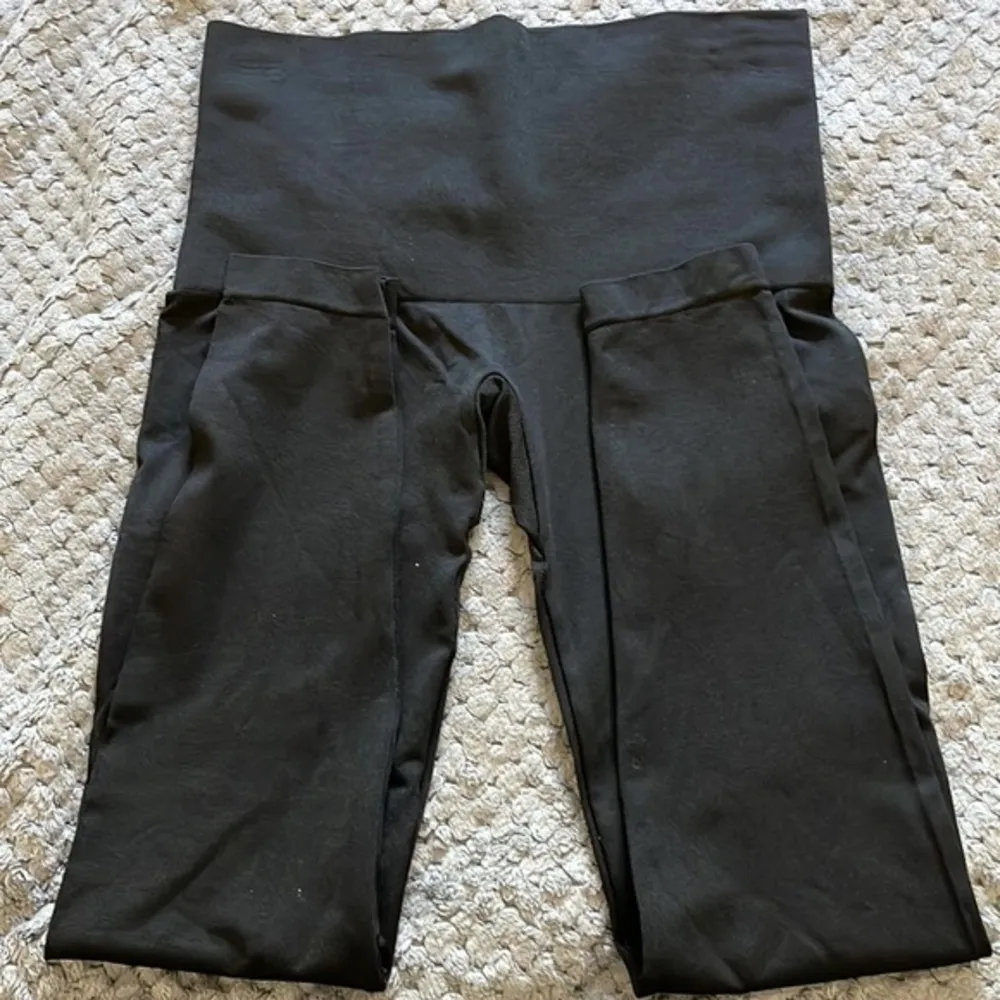 Marilyn Monroe Intimate Tummy Control Leggings Size MED EUC #0337 - Image 2