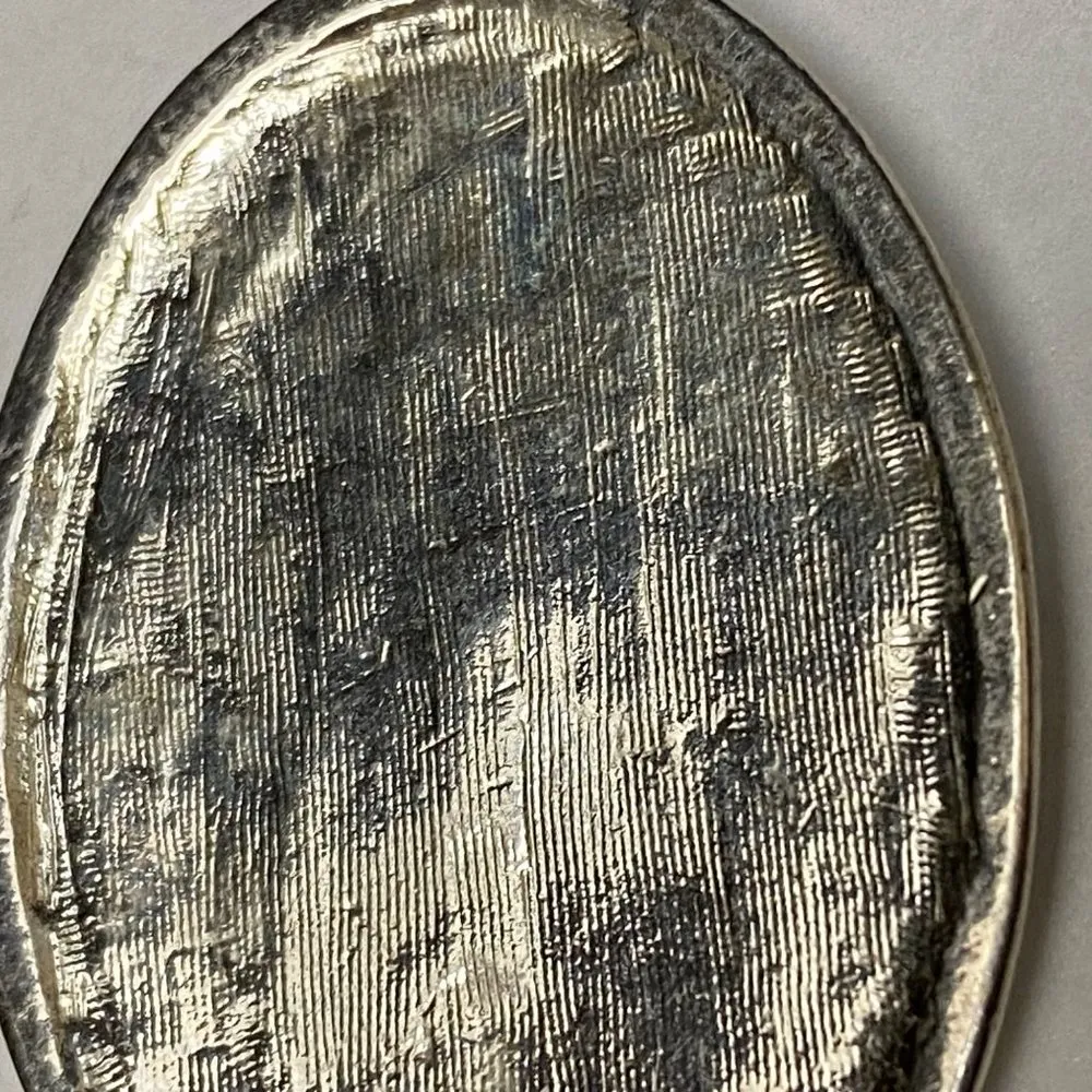 Silver Tone Oval Mother of Pearl Shell Pendant for Necklace Vintage, Unmarked. - Image 12