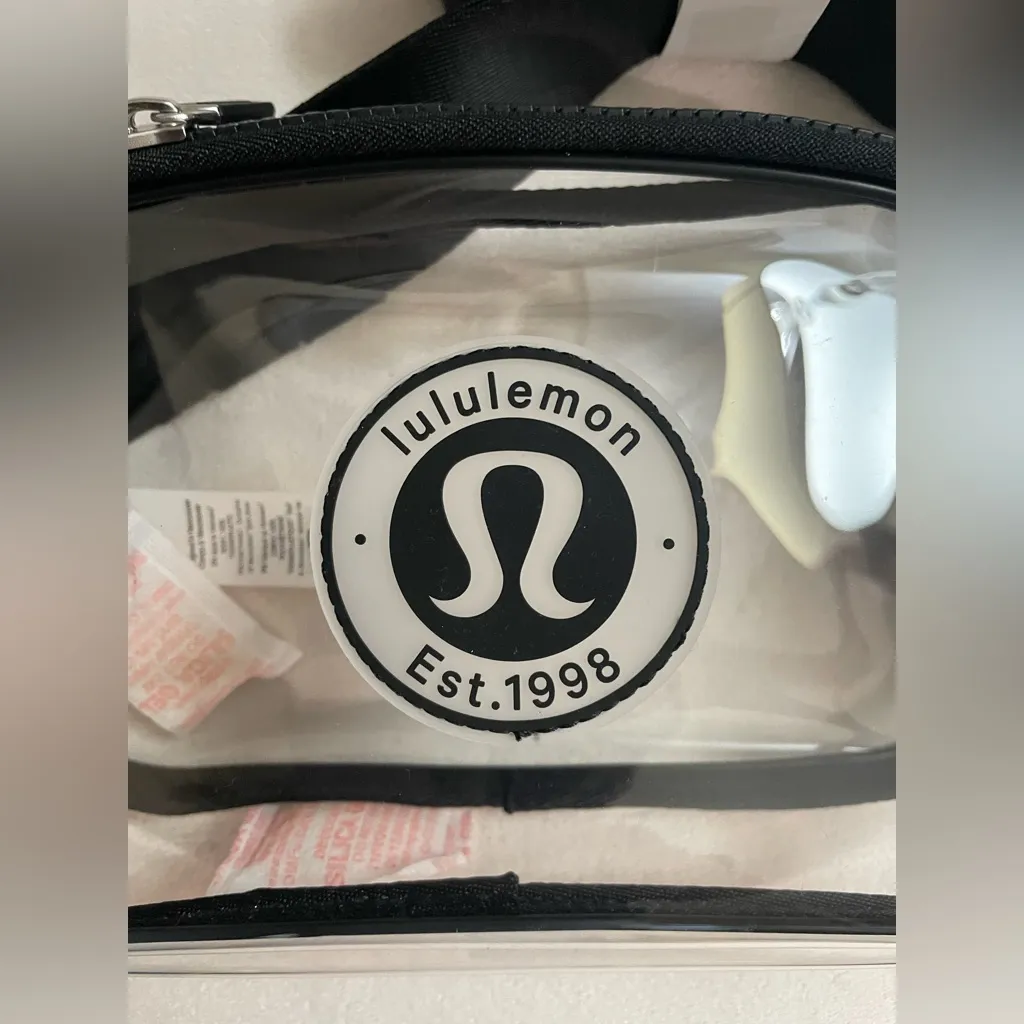Lululemon NWT Everywhere Belt Bag 1L Clear Black perfect for concerts - Image 9