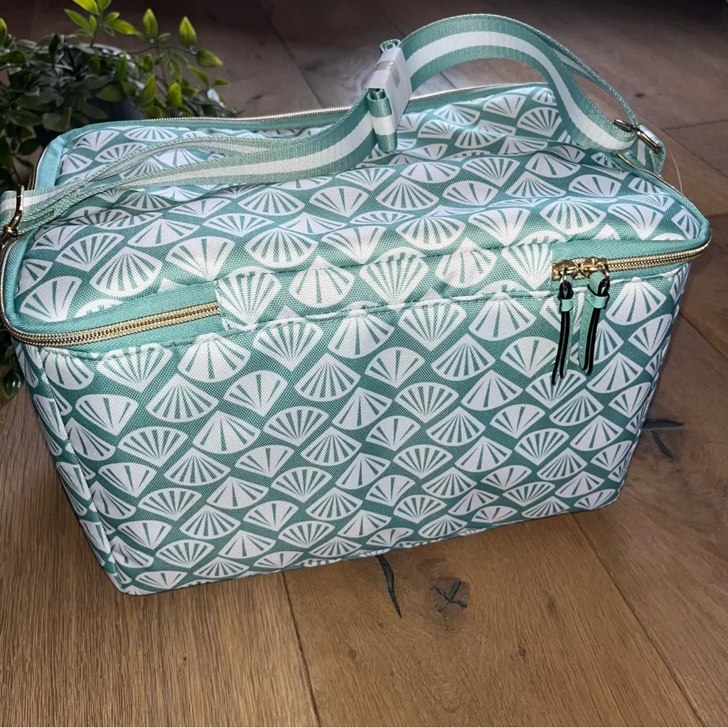 Victoria's Secret NWT Seashell Print Summer Beach Cooler Tote Bag insulated - Image 2