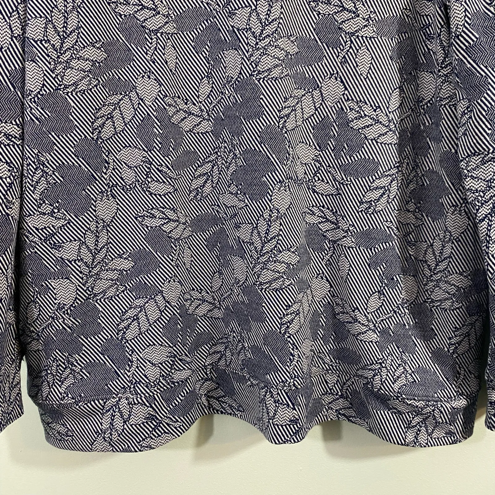 Lands' End Women's Navy Floral Sports Knit Pullover Sweater Size XL (18) - Image 5