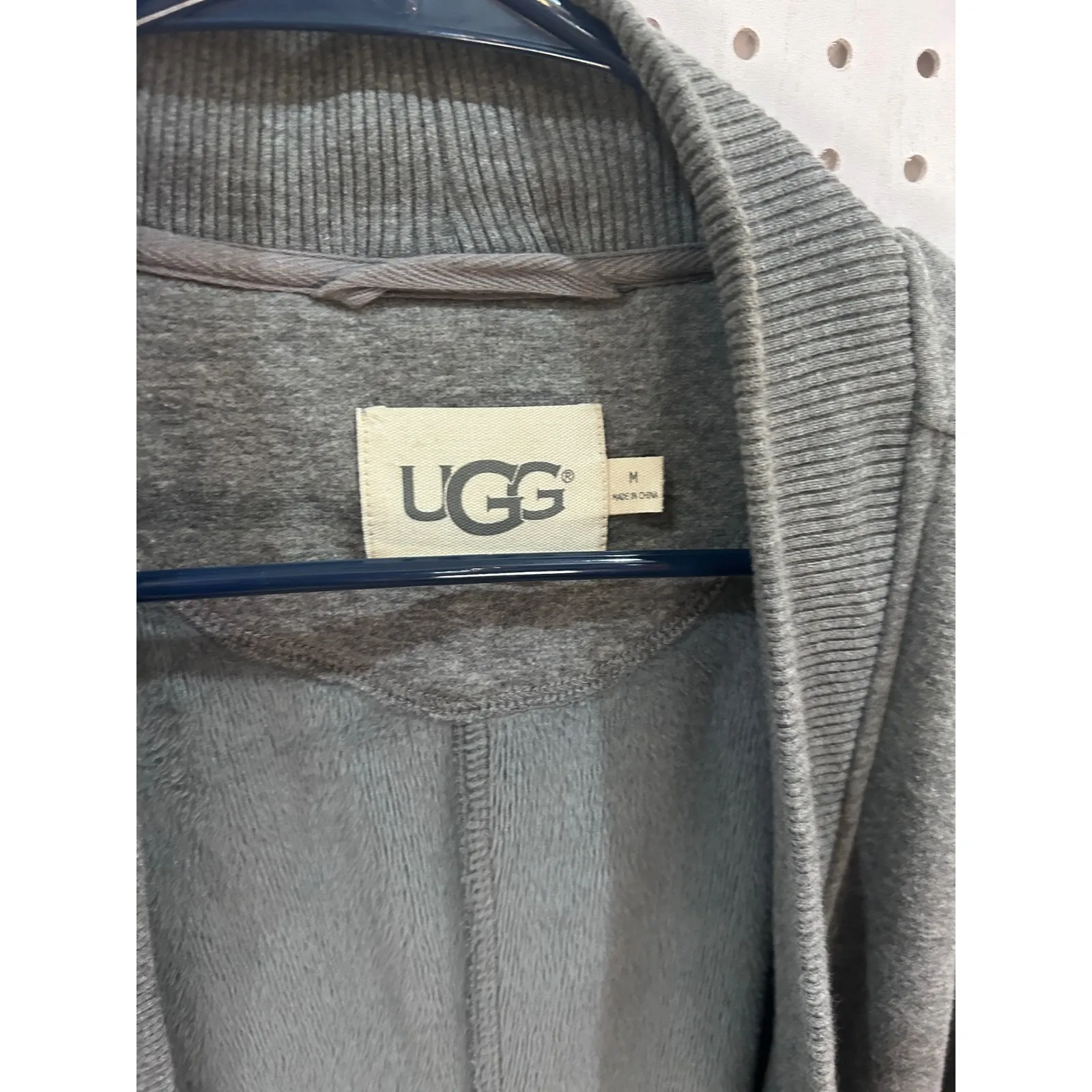 UGG Gray Knit Shawl Collar Cardigan Sweatshirt Sweater Women's Medium Relaxed - Image 4