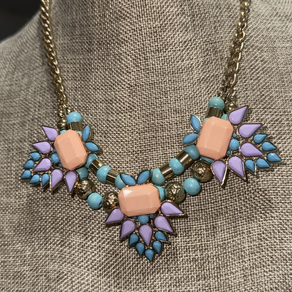 Statement necklace colorful‎ NeW gold chain accent at sun jewelry - Image 3