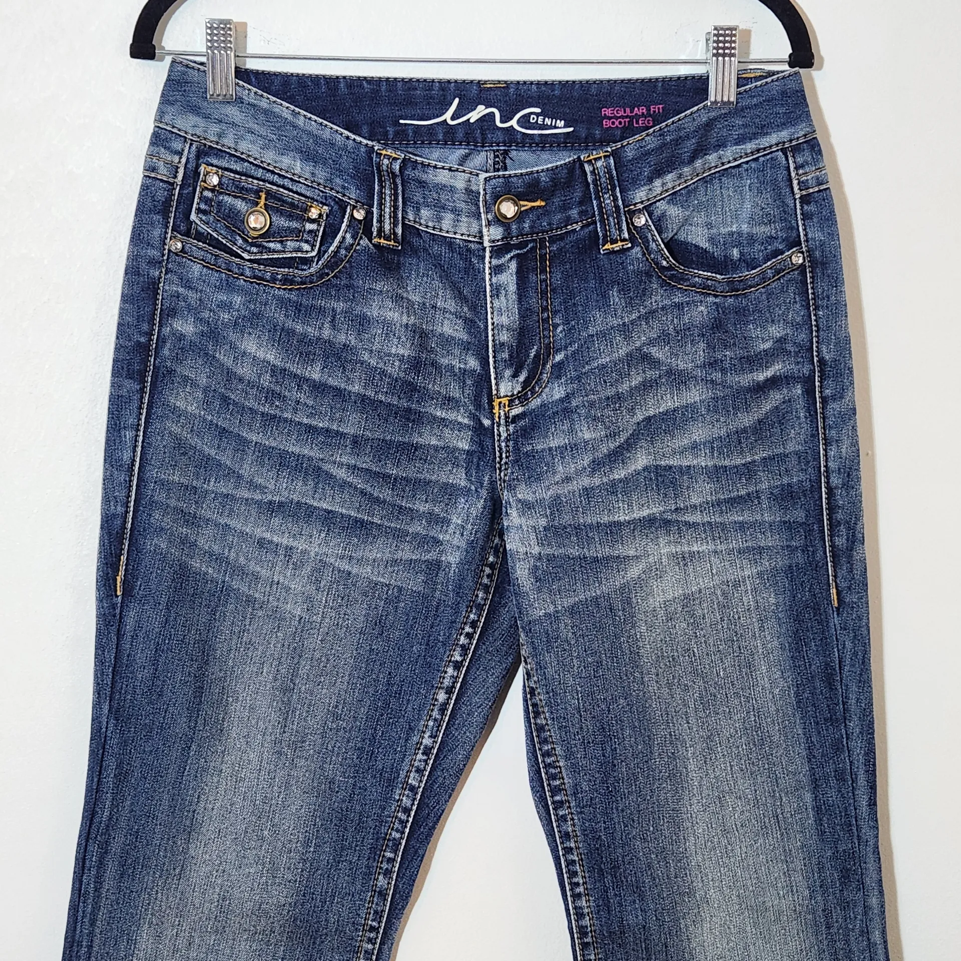 INC International Concepts Distressed Bootcut Jeans Size 8 Boot Cut Denim - Image 3