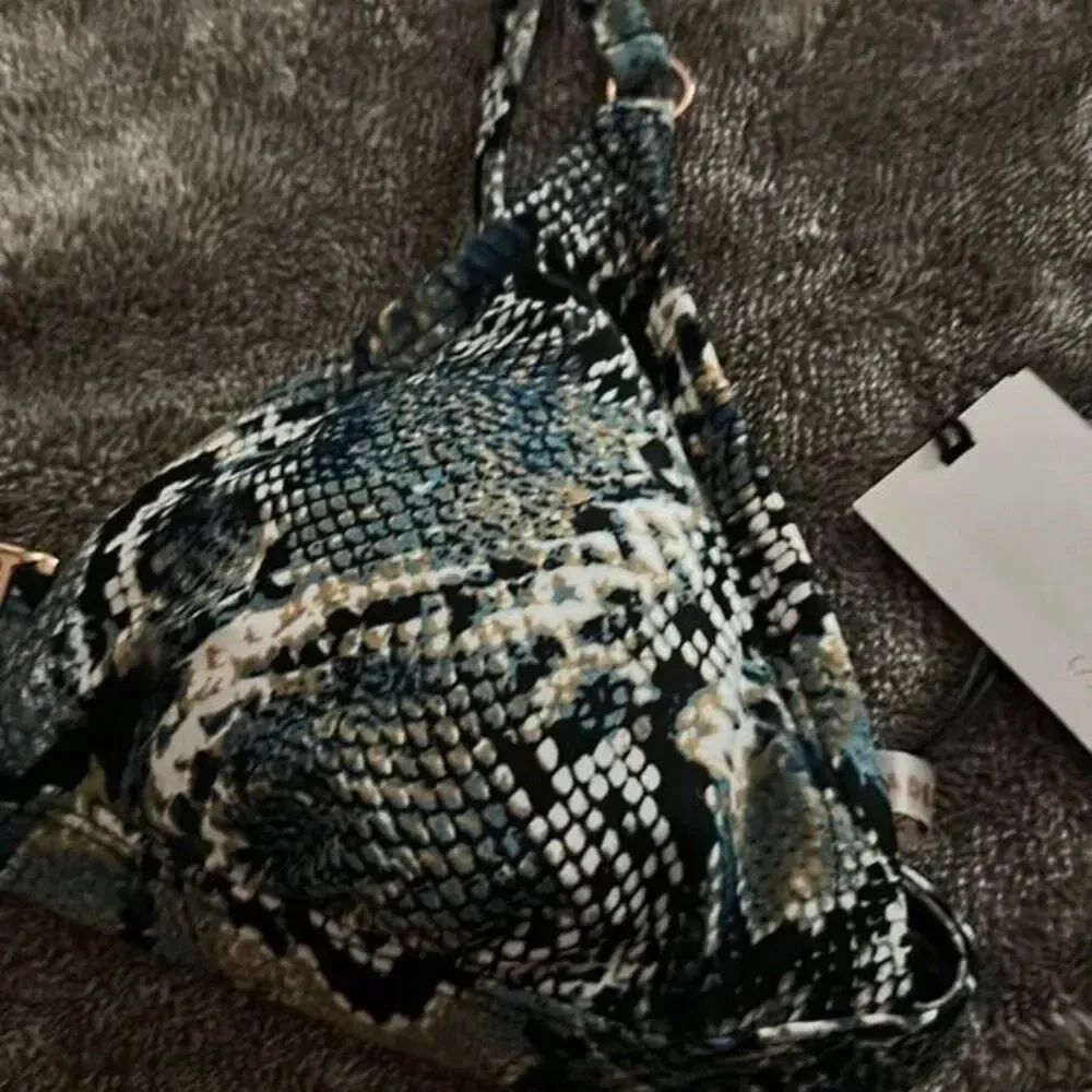 SHADE & Shore Animal Print NWT Size Medium Bikini Top‎ - Image 4