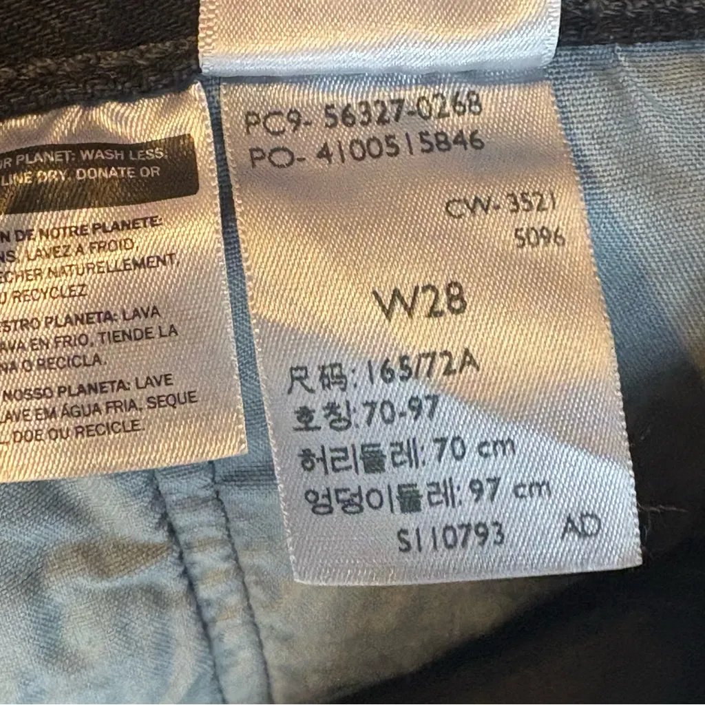 Levi 501 black jean shorts‎ 28 - Image 5