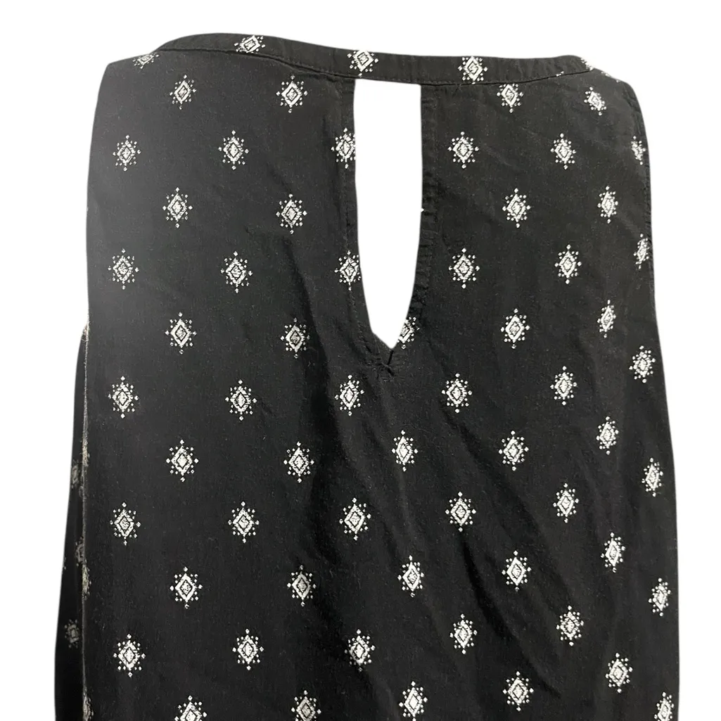 Old Navy Black and White Patterned Tank Top Blouse - Image 5