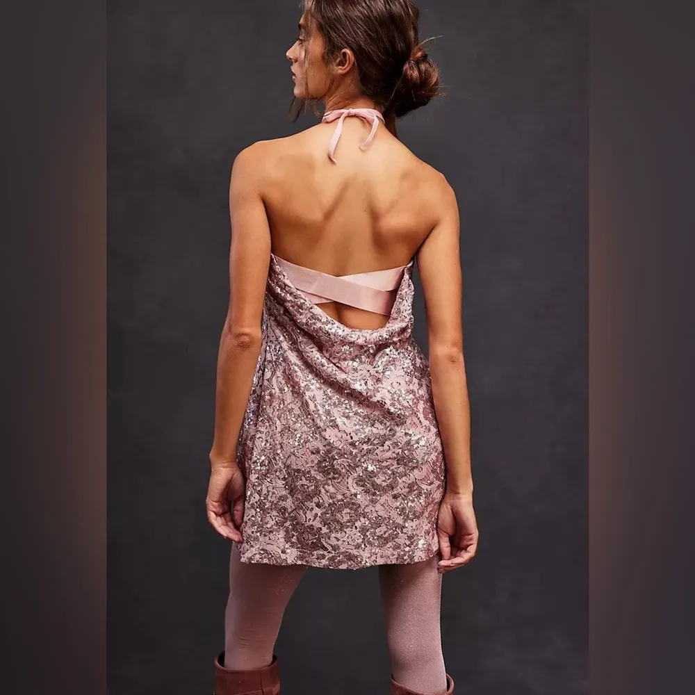 Night Gaze Mini Sequin Fit & Flare Dress Blush Pink large - NWOT - Image 4