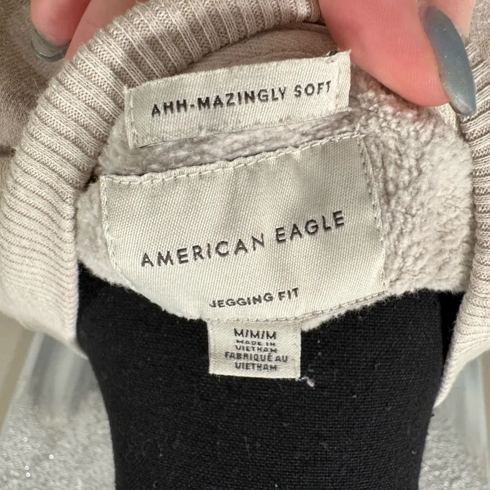 AE Fleece Oversized Vintage Crew Neck Sweatshirt Size Medium - Image 8