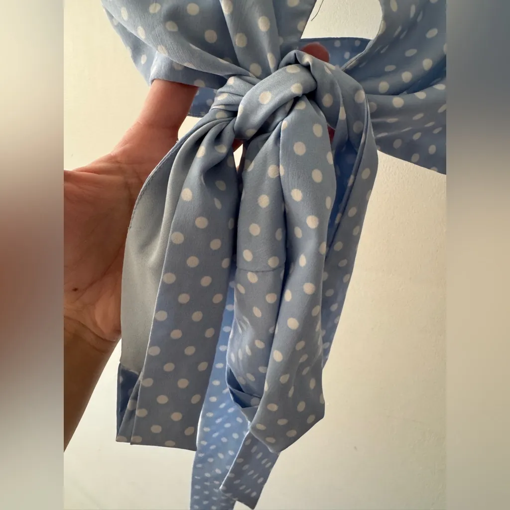Superdown Revolve Blue and White Polka Dot Crop Top Wrap Tie - Image 4