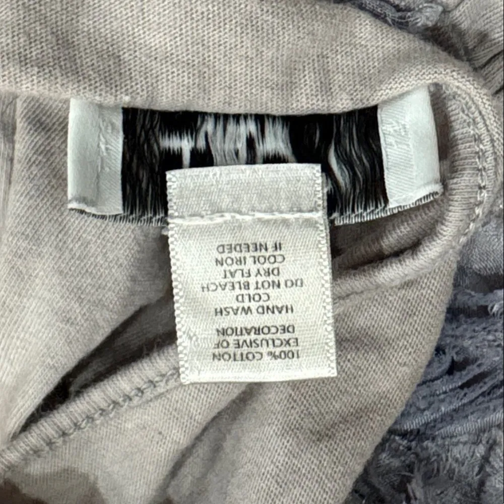 LOFT Women's Light Gray Long Sleeve Top with Floral Detail size L - Image 6