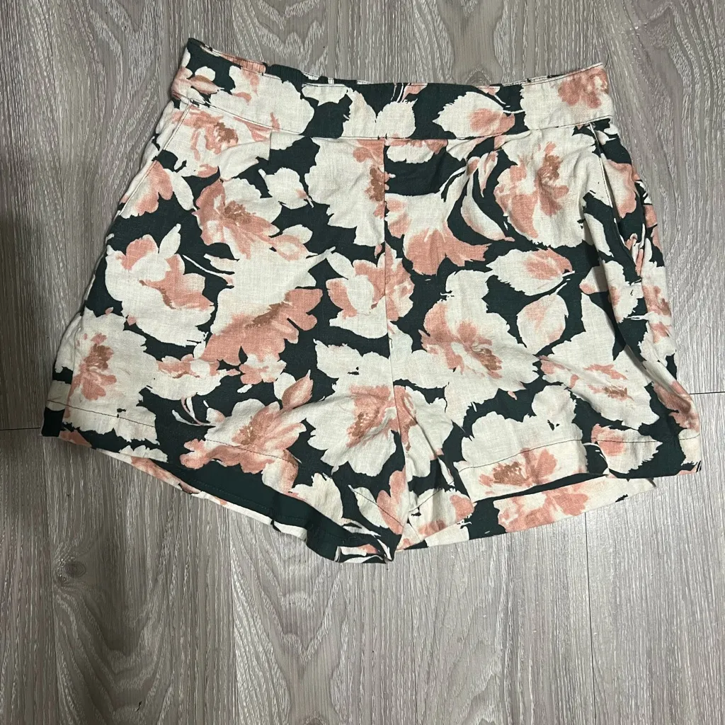 Abercrombie & Fitch Floral High Waist Shorts in Black and Pink - Image 2