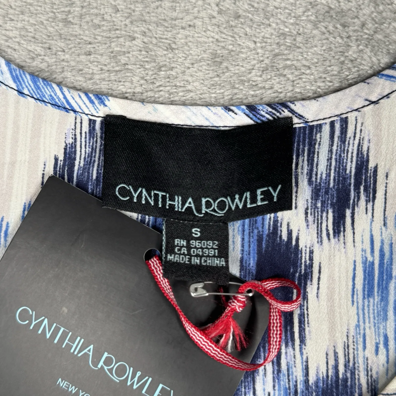 Cynthia Rowley Shirt Women Small White Blue‎ Abstract Geometric Colorful Casual - Image 6