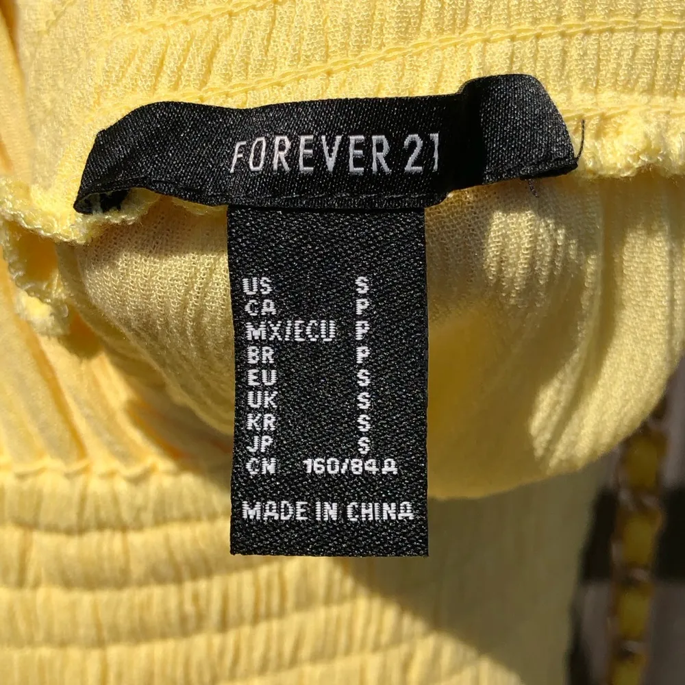 Yellow Strappy Sundress Small with tassels and Straw purse - Image 10