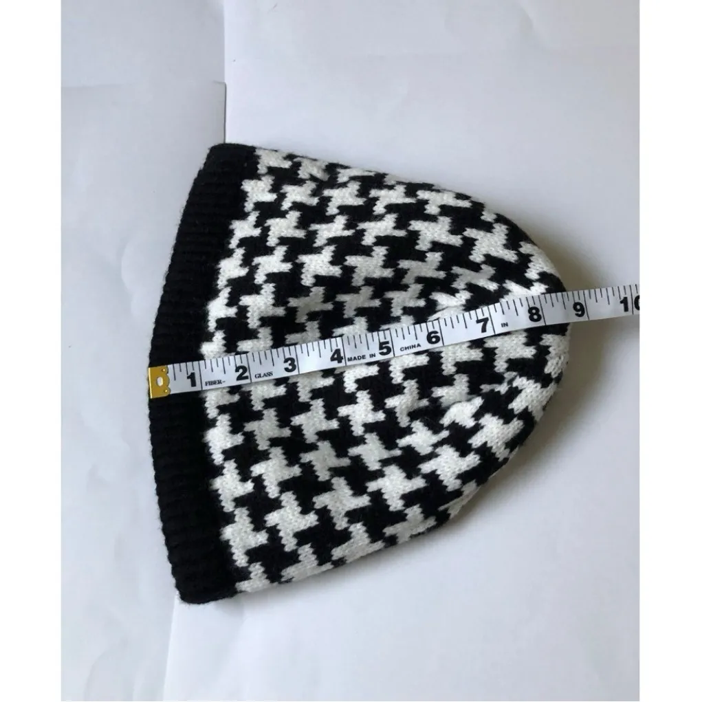 Bula women’s beanie hat houndstooth Black - Image 3