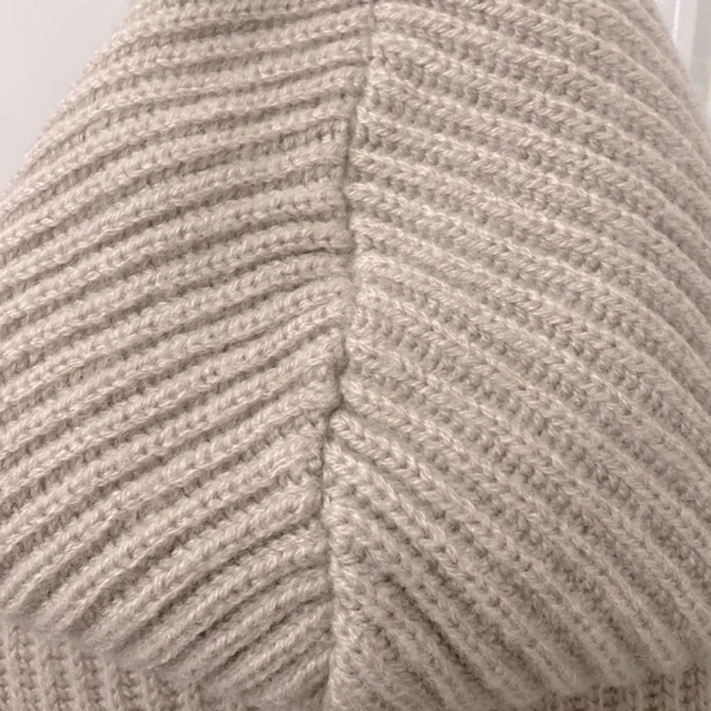 Team Club handmade wool blend taupe knit hooded cardigan/ jacket. Size S/M. Tan - Image 9