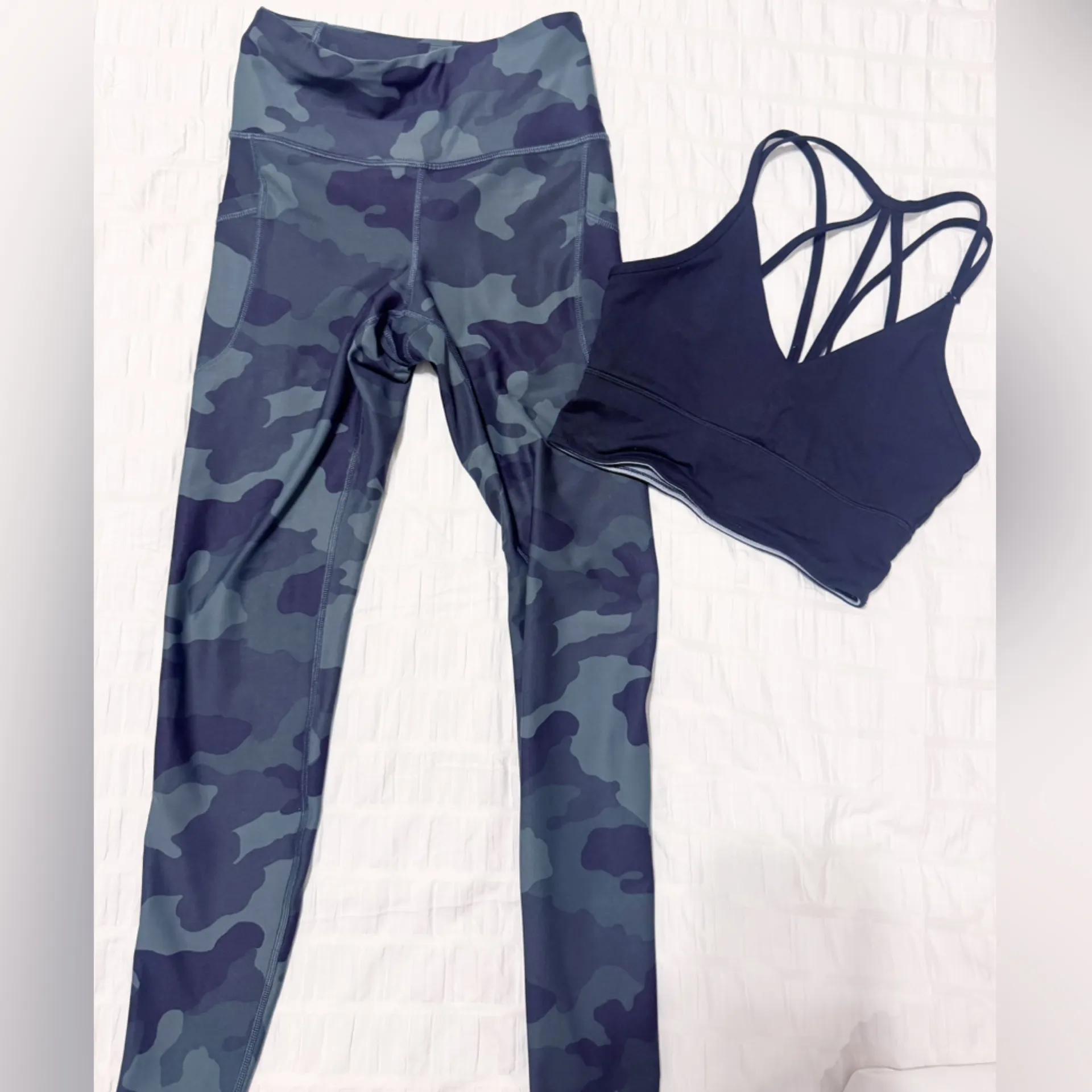 Workout Matching Set Camo Size XS Old Navy Born Primitive Camo Black Outfit - Image 2