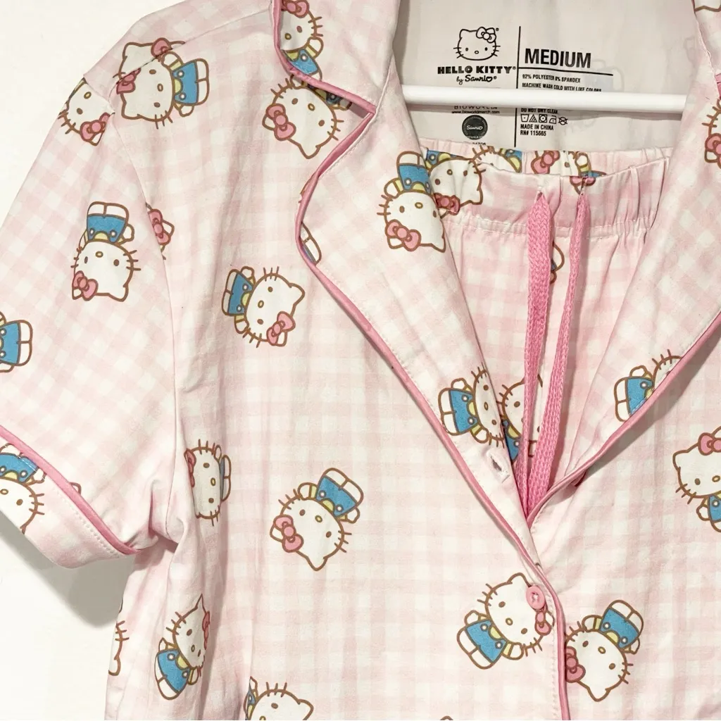 Hello‎ Kitty Size Medium Pajama Set Pink Shorts Button Front Top Ladies - Image 2