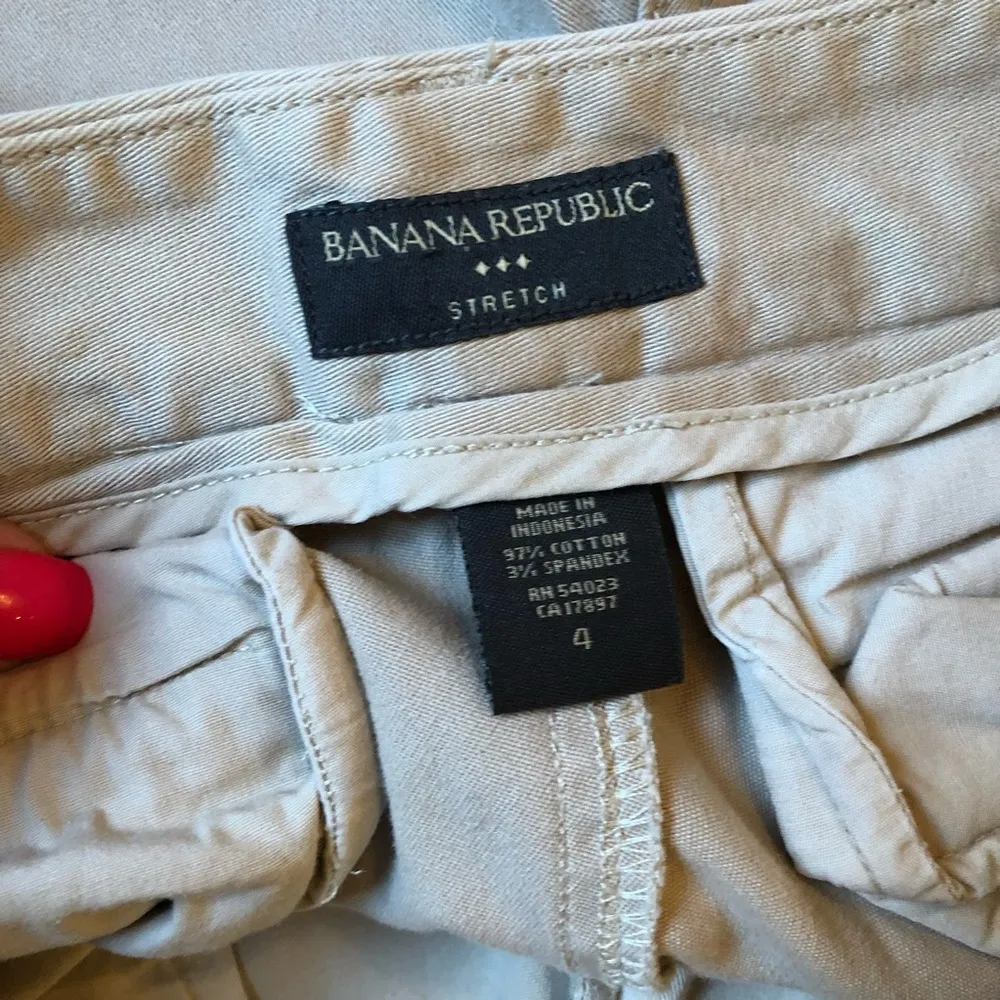 Banana republic factory khaki shorts size 4 - Image 4