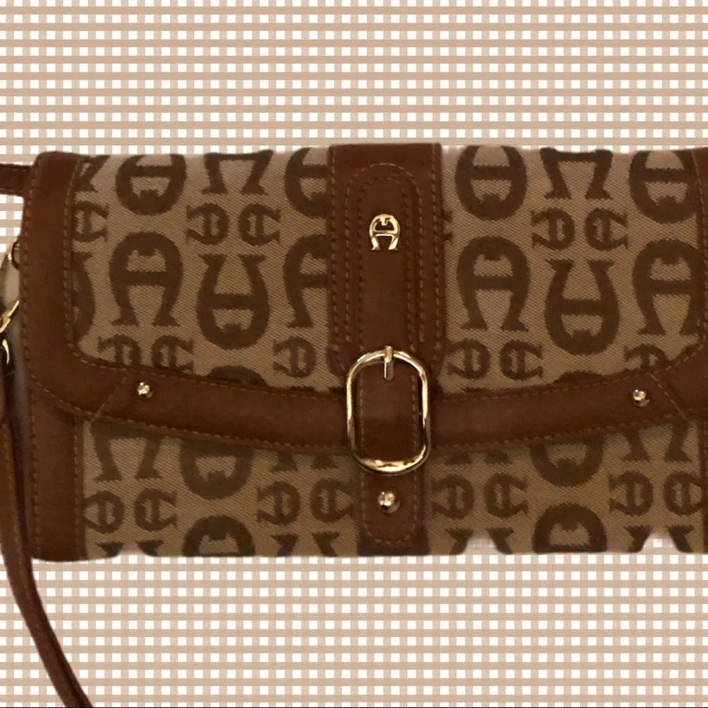 Aigner  brown/ tan wristlet with shoulder strap - Image 2