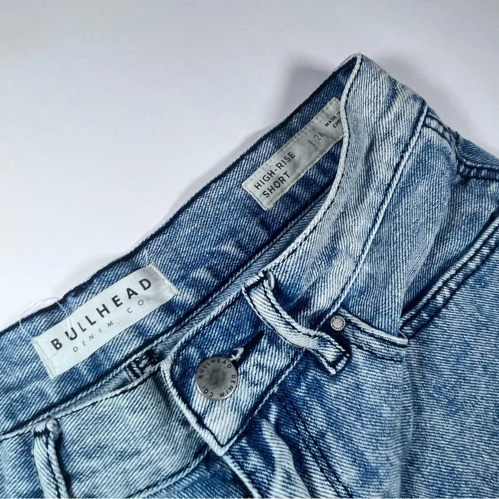 Bullhead Light Blue Distressed Jean Shorts Size 26 - Image 3