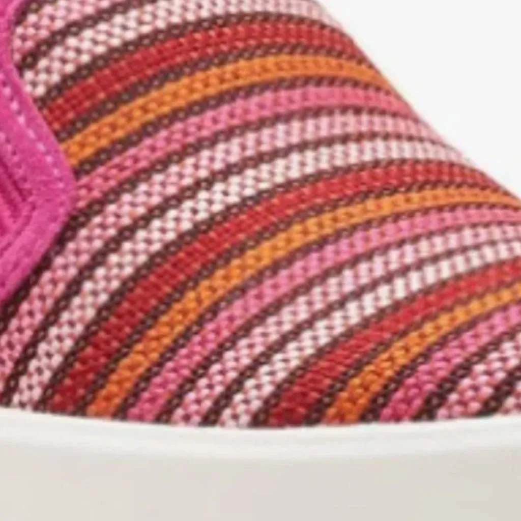 NEW Clarks Layton Petal 9W WIDE Slip On Comfort Sneakers fuchsia Pink - Image 5