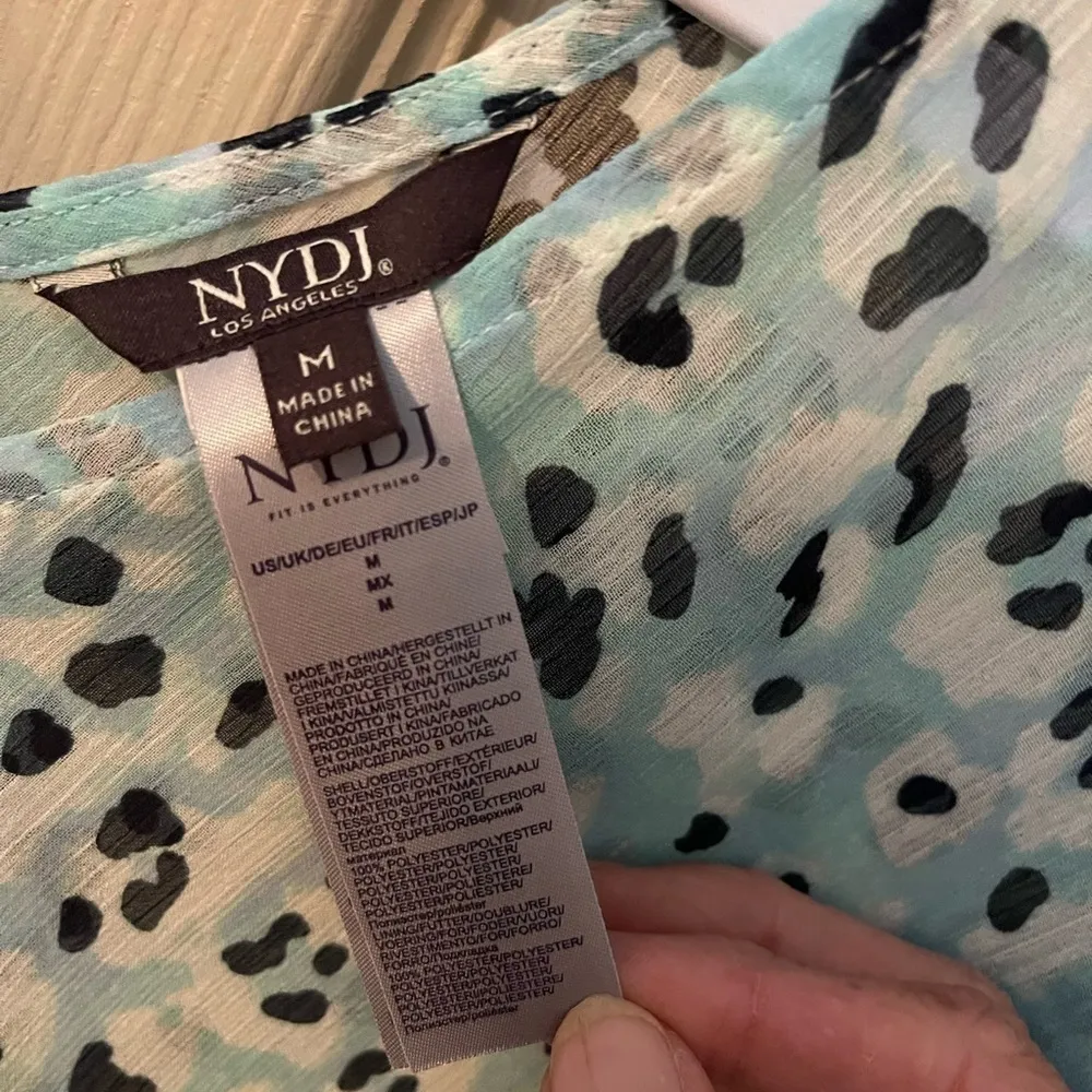 NYDJ Los Angeles sheer oversized flowy blouse. NWOT - Image 6
