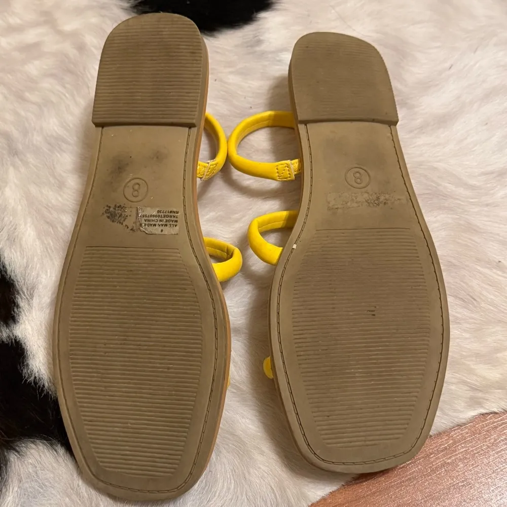 Chic Yellow Strappy Sandals Size 8 - Image 3