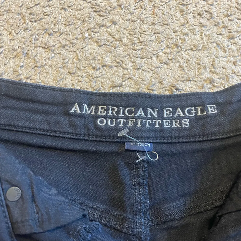 American Eagle Outfitters Black / Dark Gray Distressed Denim Jean Shorts, Size 6 - Image 7