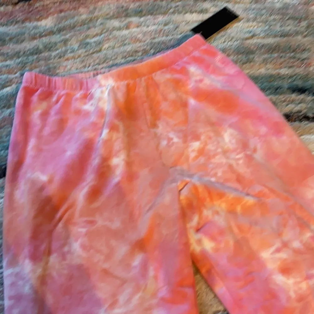 AR-33 Pink Tie Dye Lounge Top & jogger set. S - Image 10