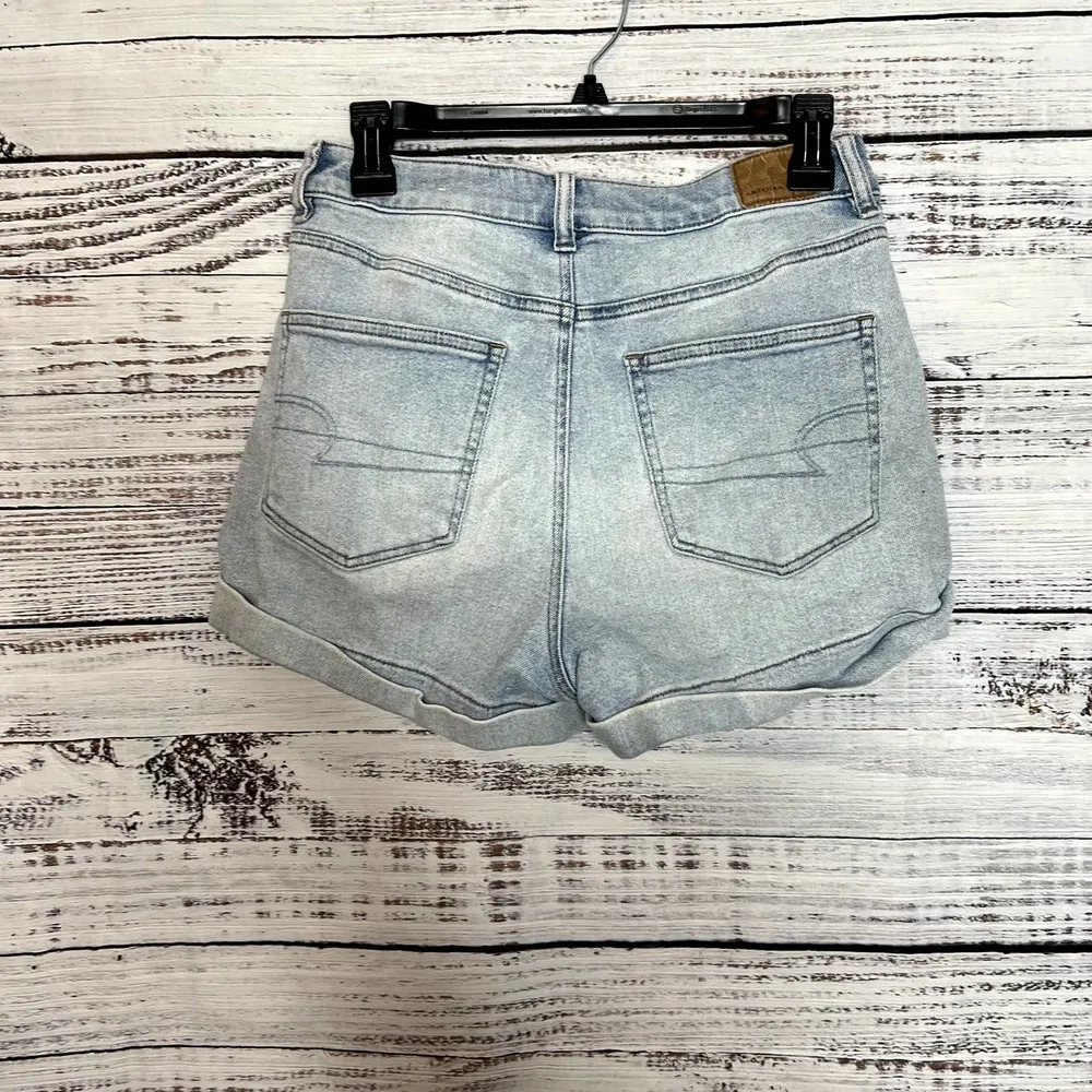 American Eagle AE Stretch Mom Short Distressed Light Wash 6 - Image 4